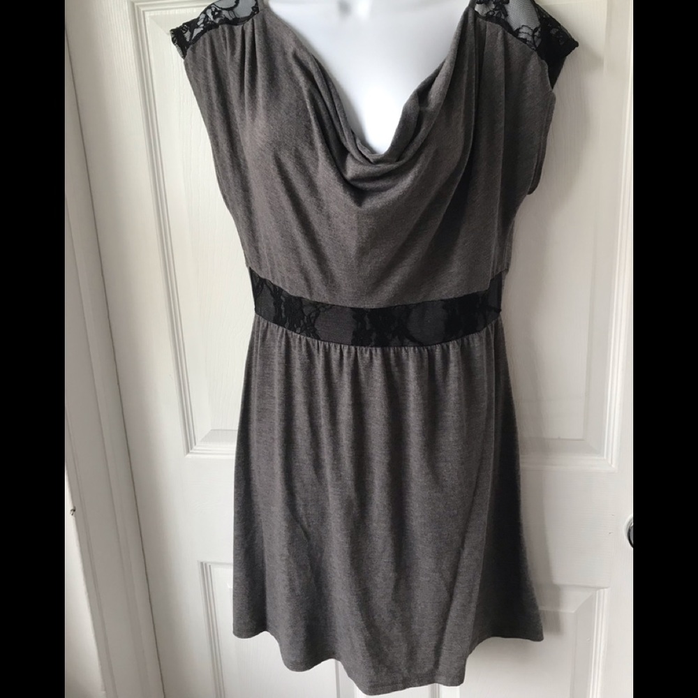 Gray jersey dress with lace sleeves